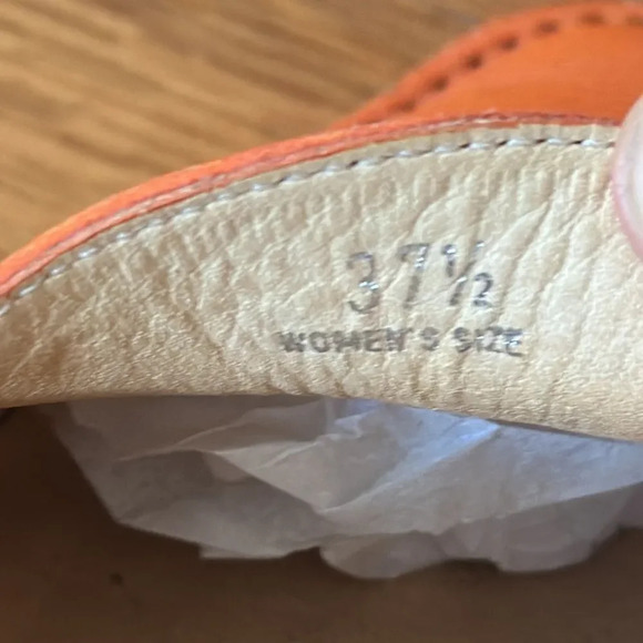 Tod’s T 37.5 US 7.5 orange leather loafer style driving shoe good pre owned cond - Picture 5 of 6